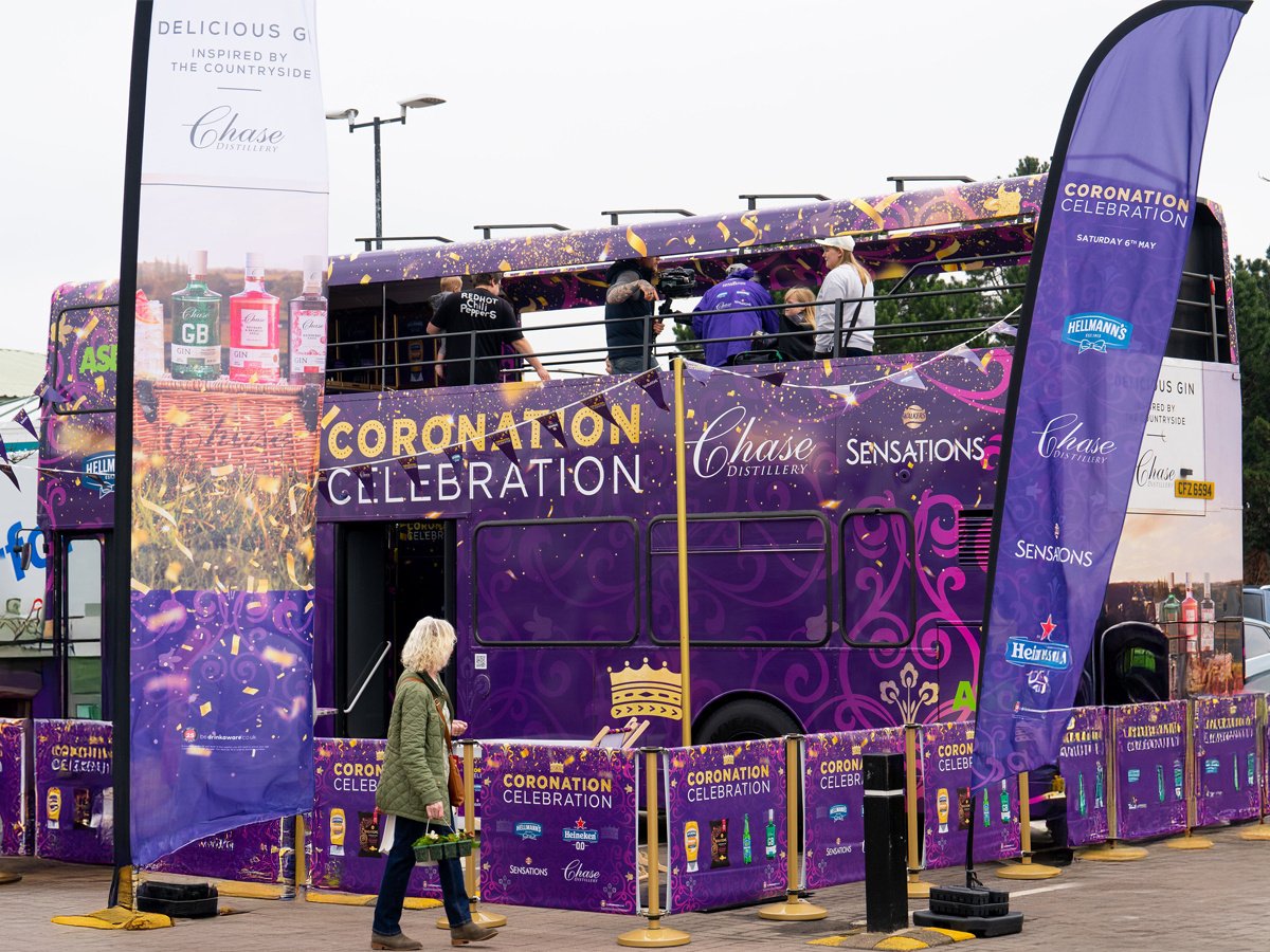 Hyphen coronation bus 2