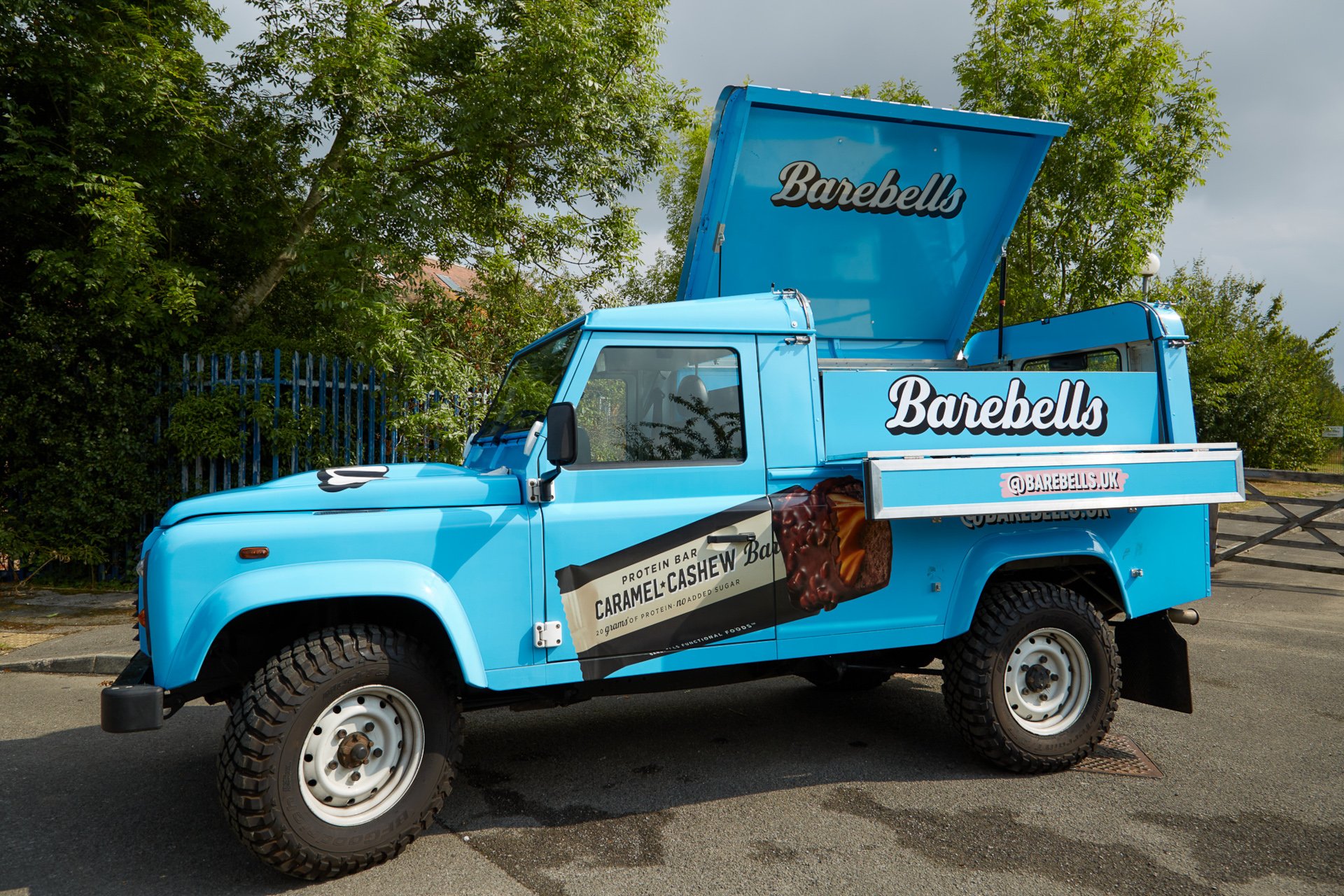 barebells pop up classic land rover defender blue